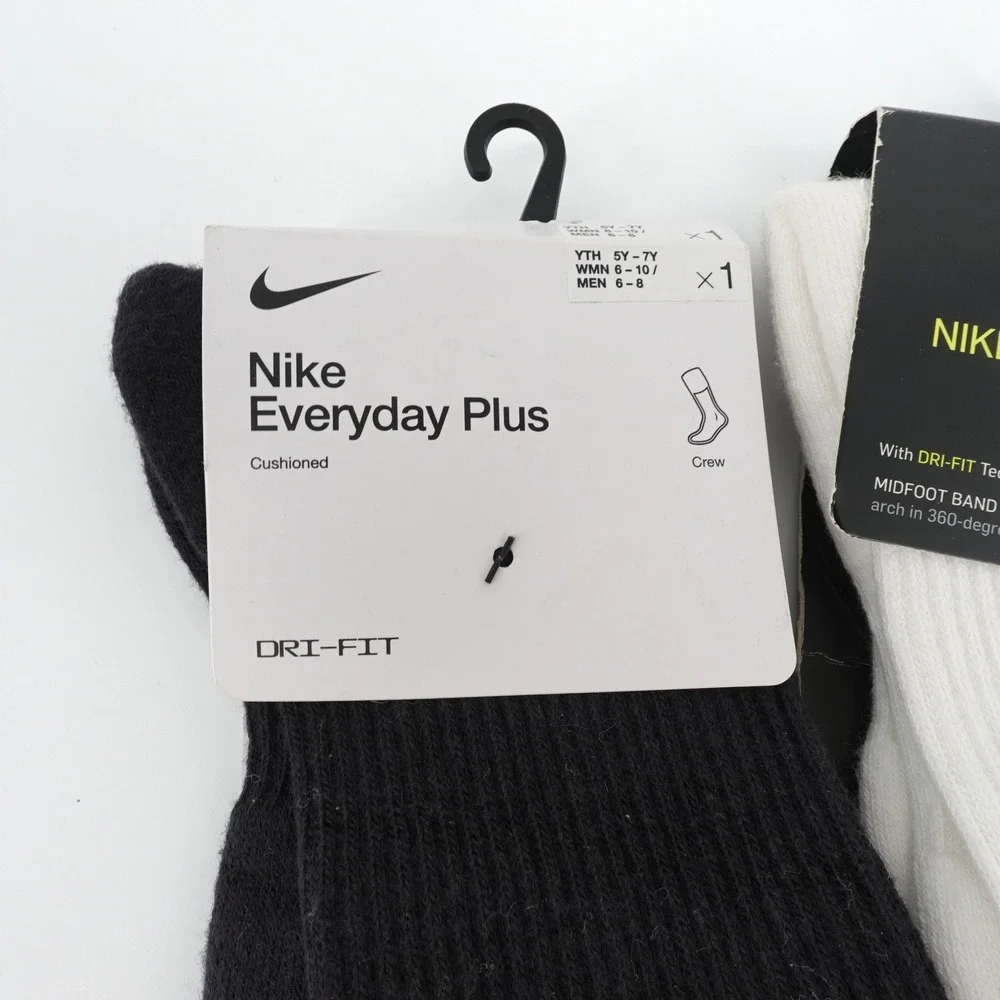 Nike everyday plus